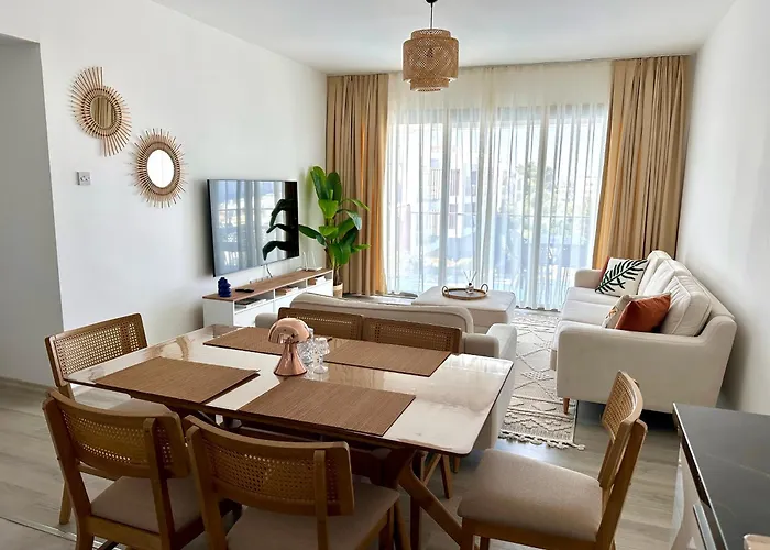 Lägenhet Bohemian Penthouse In Alsancak, Close To Merit *
