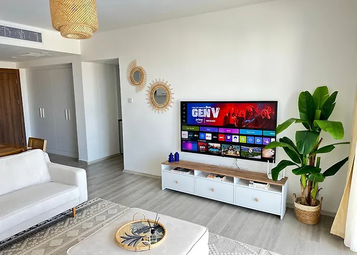 Bohemian Penthouse In Alsancak, Close To Merit *