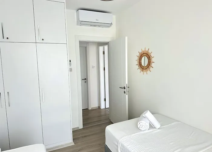 Lägenhet Bohemian Penthouse In Alsancak, Close To Merit