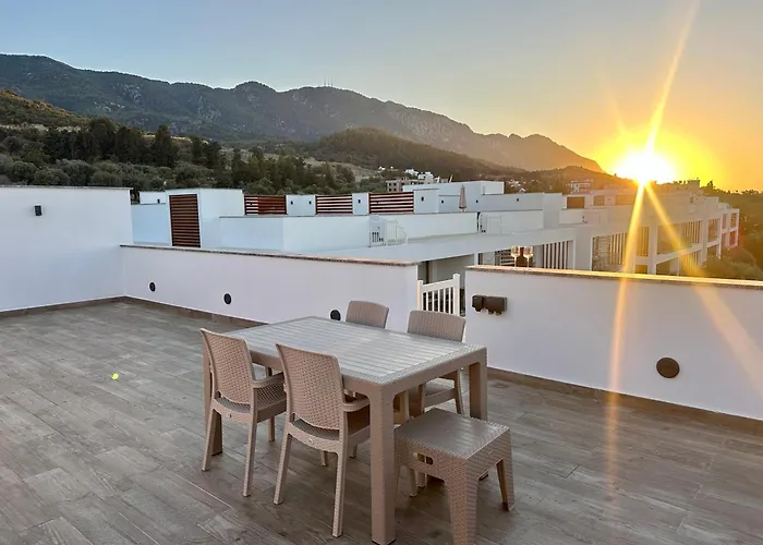 Bohemian Penthouse In Alsancak, Close To Merit *