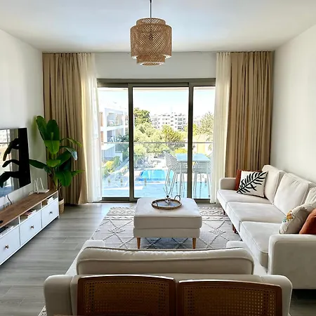 Bohemian Penthouse In Alsancak, Close To Merit Apartament