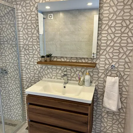 Bohemian Penthouse In Alsancak, Close To Merit Апартаменты *