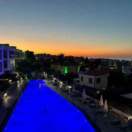 Bohemian Penthouse In Alsancak, Close To Merit Апартаменты