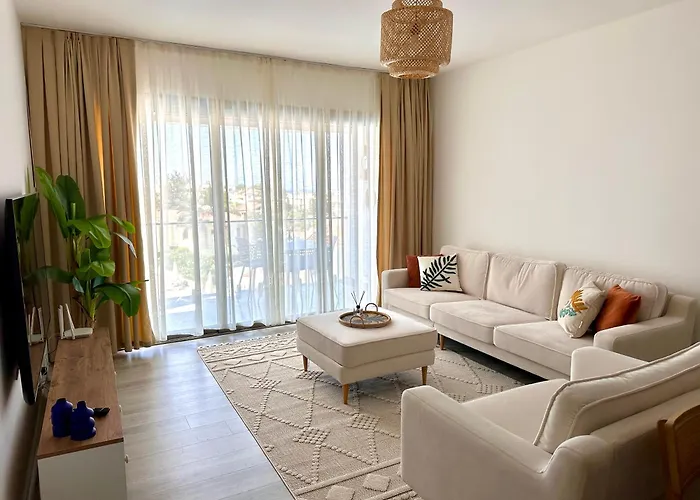 Bohemian Penthouse In Alsancak, Close To Merit *