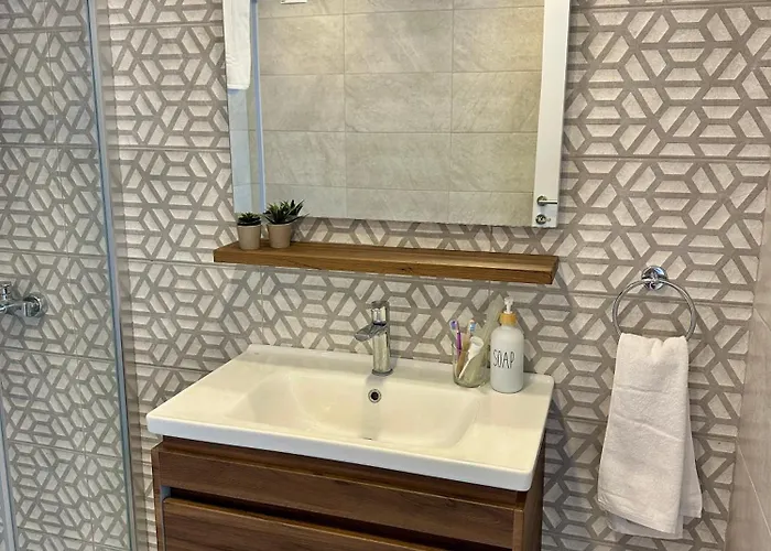 Bohemian Penthouse In Alsancak, Close To Merit Apartamento *