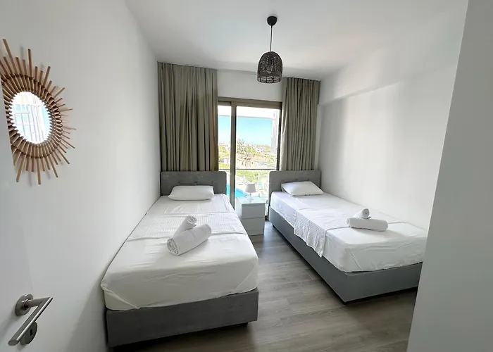 شقة Bohemian Penthouse In Alsancak, Close To Merit *