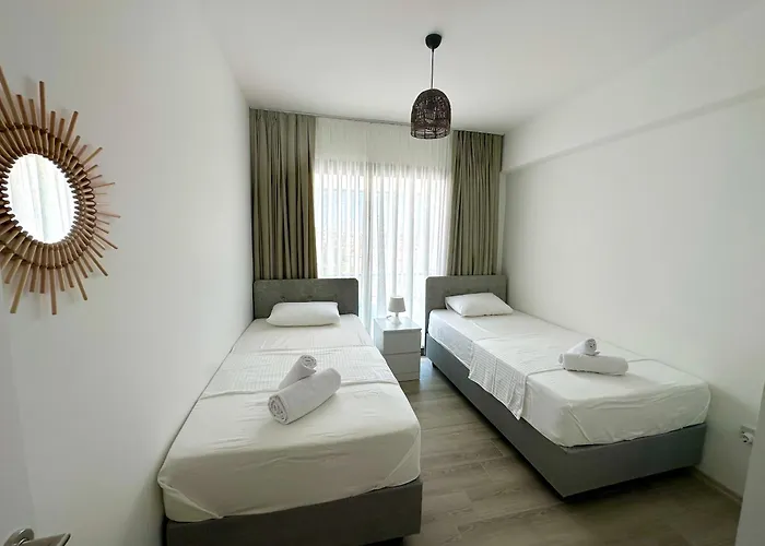 Bohemian Penthouse In Alsancak, Close To Merit