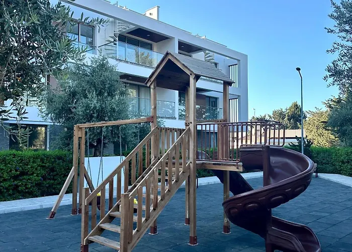 Bohemian Penthouse In Alsancak, Close To Merit