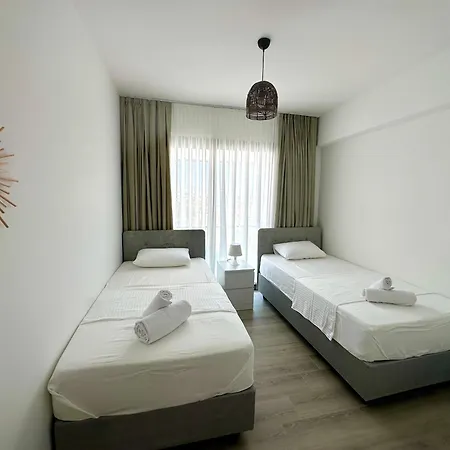 Bohemian Penthouse In Alsancak, Close To Merit