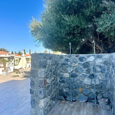 Bohemian Penthouse In Alsancak, Close To Merit Kyrenia (Northern Cyprus)